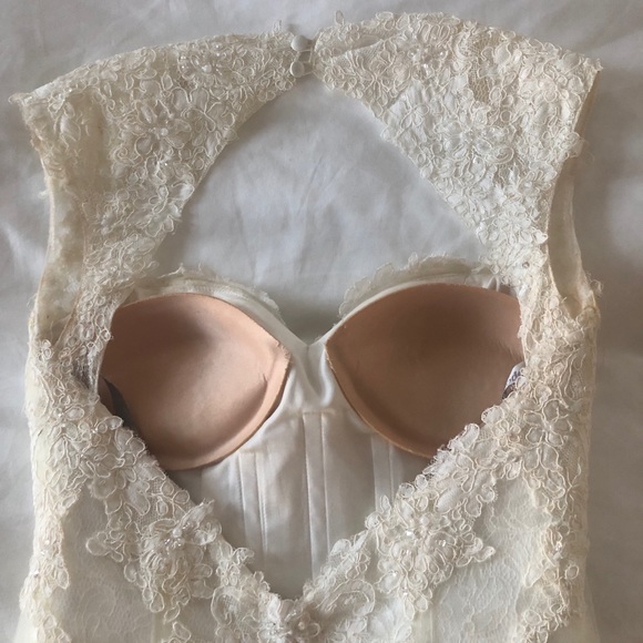 Keyhole Back Lace Ivory Wedding Dress - Picture 7 of 16